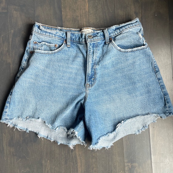 Abercrombie & Fitch Pants - Abercrombie & Fitch The Dad Short High Rise Denim Blue Women's Shorts Size 32